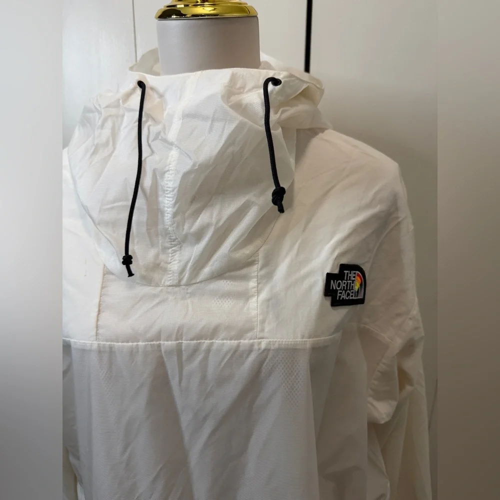 The North Face White Hooded Pullover Windbreaker